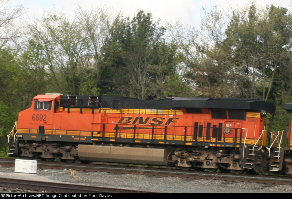 BNSF 6692